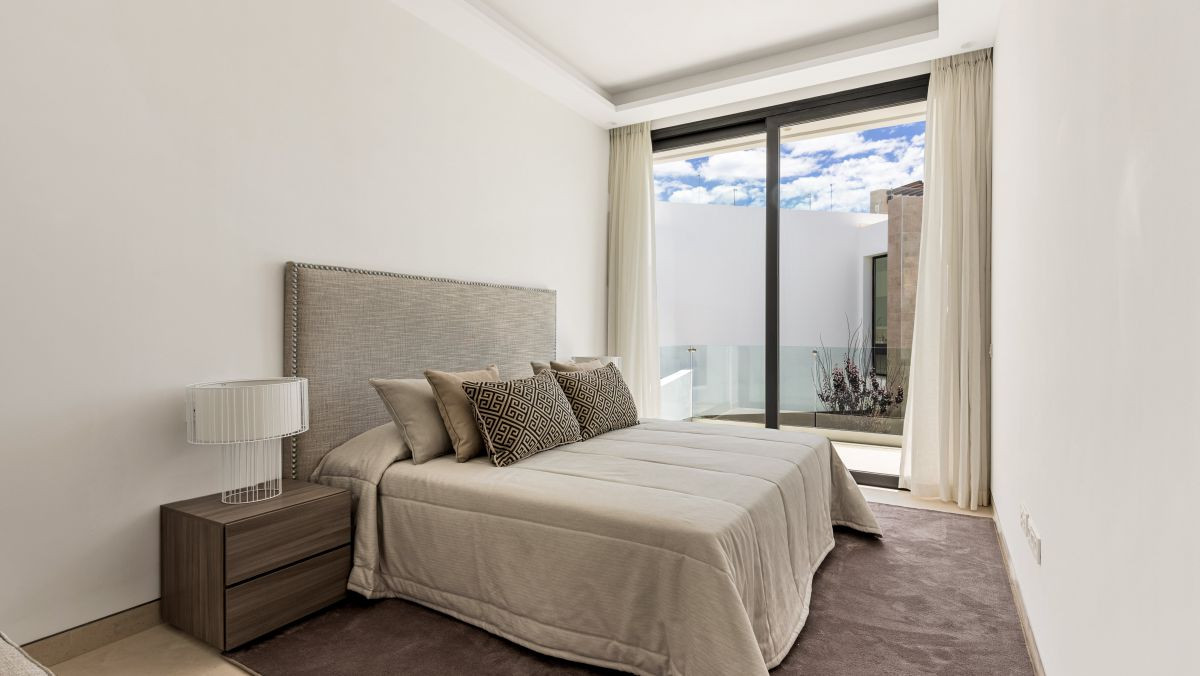 Villa à La Alqueria-El Paraíso, Malaga, Espagne 5 chambres, 862 m2 No. 53380