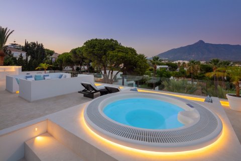 Villa for sale in Nueva Andalucia, Malaga, Spain 5 bedrooms, 447 sq.m. No. 53505 - photo 25
