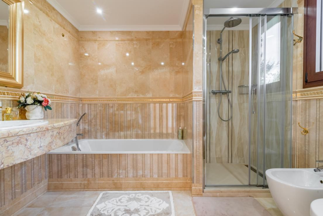Huvila Hacienda Las Chapas, Malaga, Espanja 5 makuuhuonetta, 565 m2 No. 53464