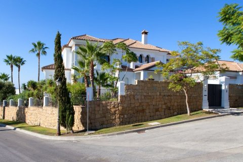 Villa for sale in Benahavis, Malaga, Spain 5 bedrooms, 761 sq.m. No. 53362 - photo 15