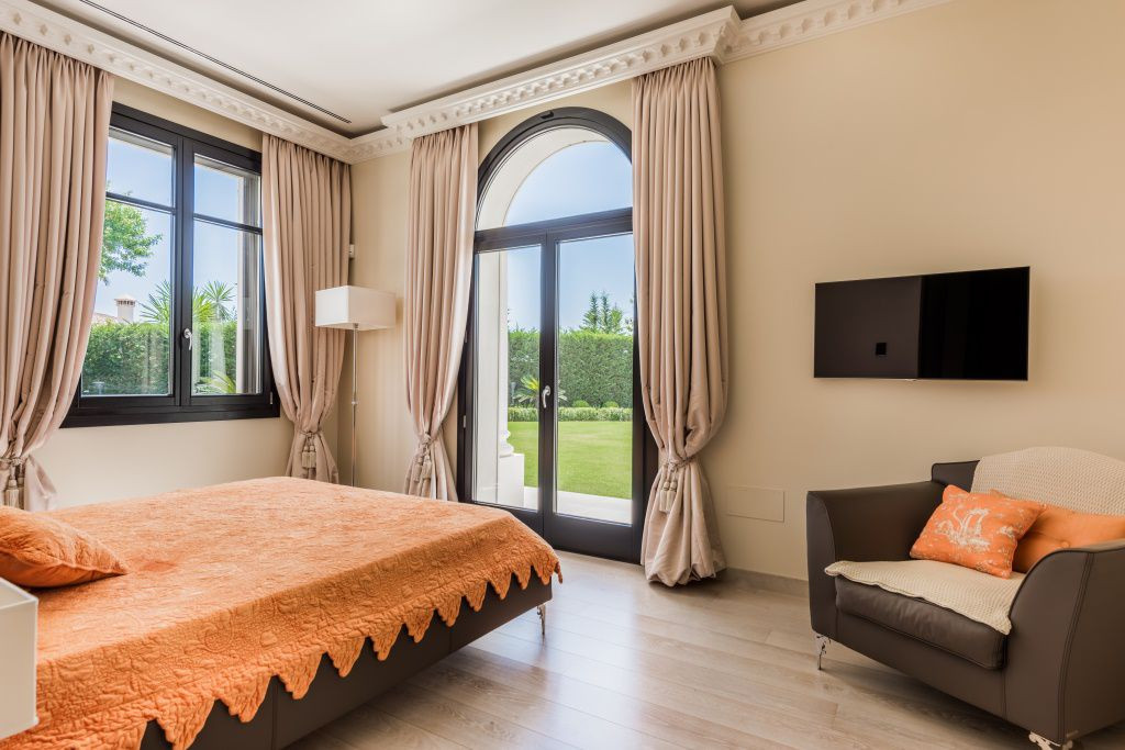 Huvila Hacienda Las Chapas, Malaga, Espanja 7 makuuhuonetta, 1190 m2 No. 53469