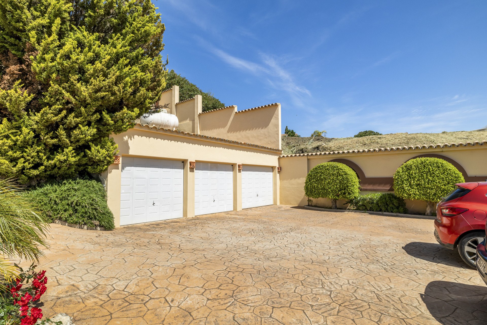Villa in El Paraiso, Malaga, Spanien 5 Schlafzimmer, 779 m2 Nr. 53534