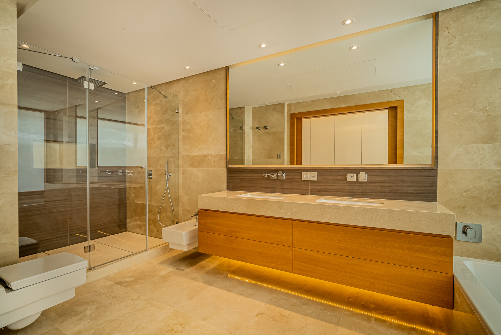 Bliźniak w Marbella Golden Mile, Malaga, Hiszpania 4 sypialnie, 528 mkw. nr 53500