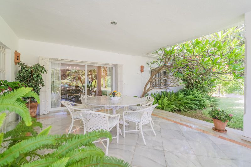 Villa i Guadalmina, Malaga, Spanien 8 sovrum, 1138 kvm. Nr. 53477