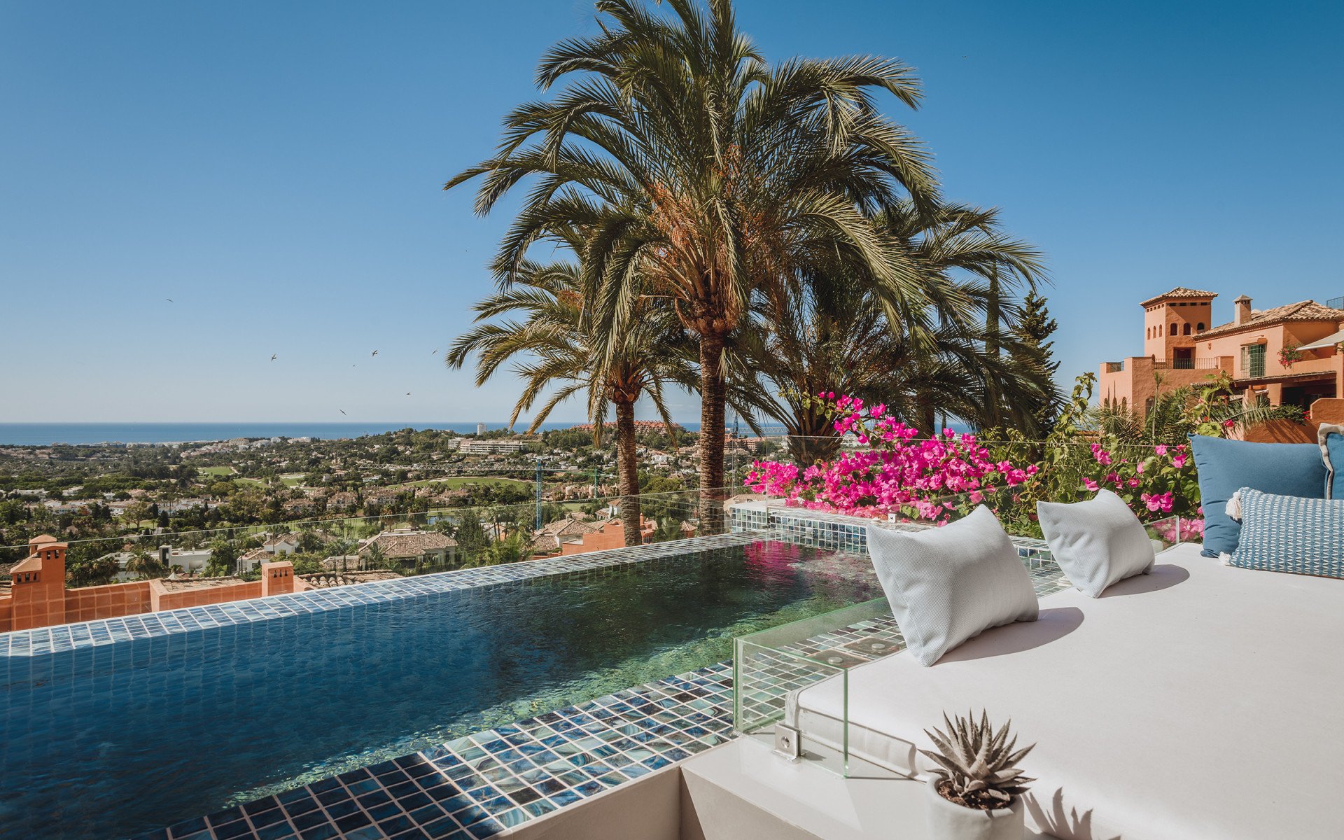 Bliźniak w Nueva Andalucia, Malaga, Hiszpania 3 sypialnie, 294 mkw. nr 53579