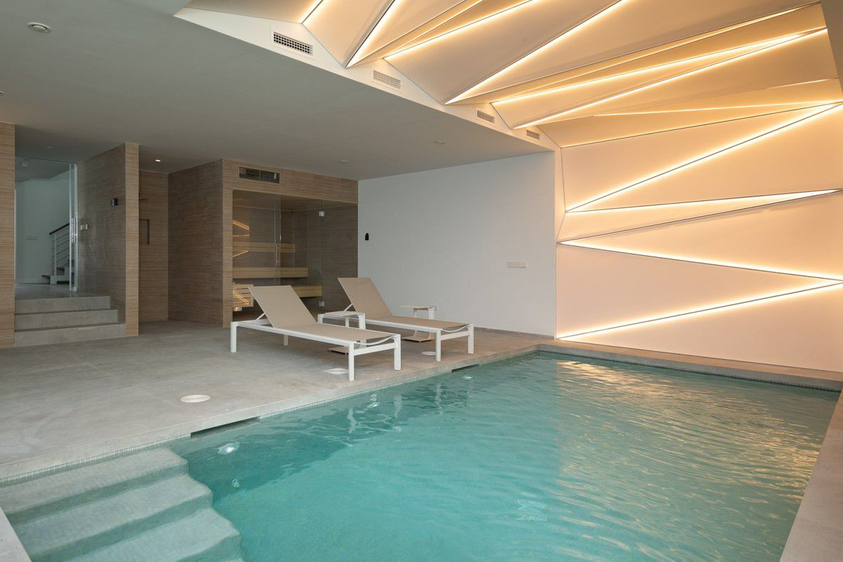 Villa Estepona, Malaga, Spānijā 5 istabas, 454 m2 Nr. 53410