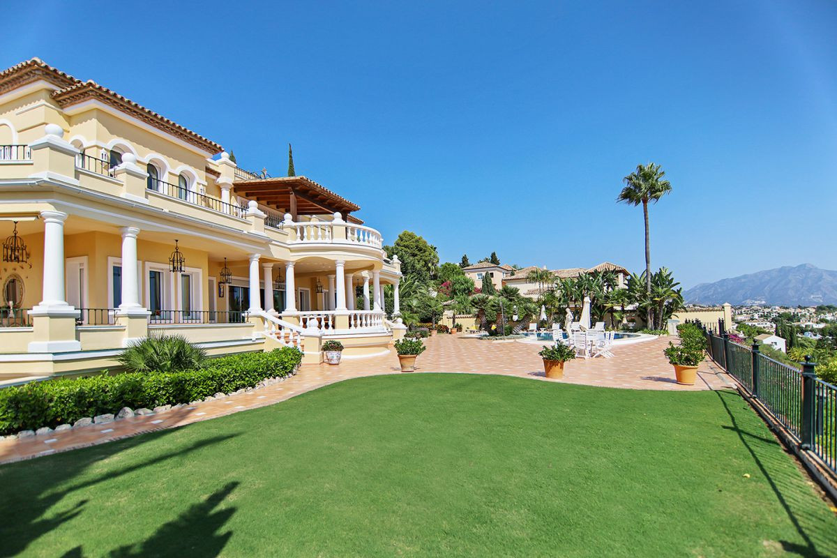 Huvila El Paraiso, Malaga, Espanja 5 makuuhuonetta, 953 m2 No. 53418