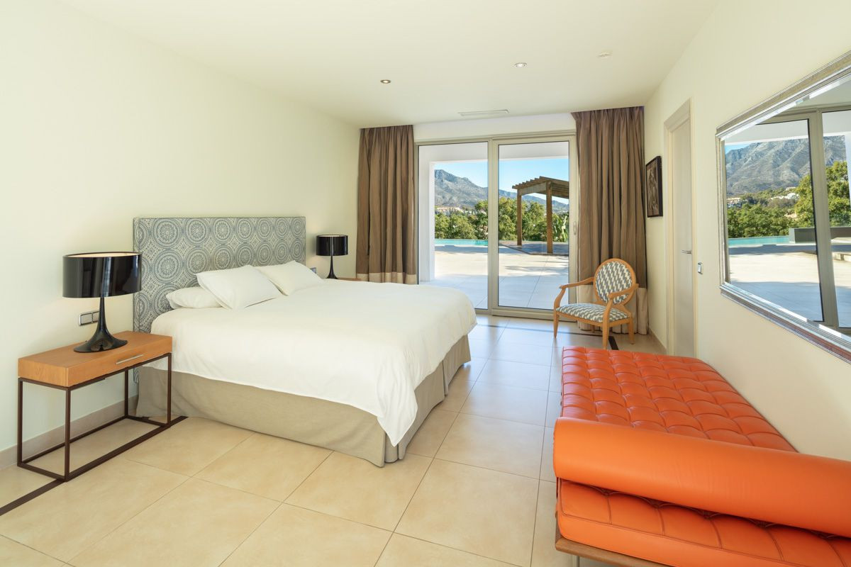 Villa in Nueva Andalucia, Malaga, Spain 6 bedrooms, 550 sq.m. No. 53421