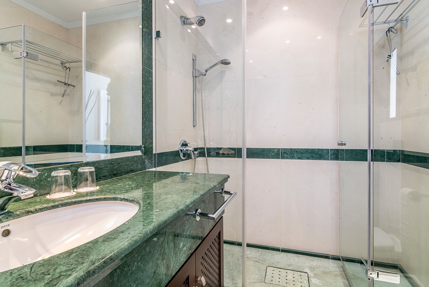 Penthouse in Benahavis, Malaga, Spain 3 bedrooms, 190 sq.m. No. 53524