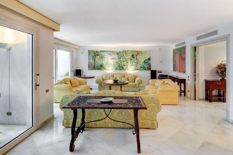 Apartment for sale in El Puerto de Santa Maria, Cadiz, Spain 5 bedrooms, 339 sq.m. No. 53378 - photo 13