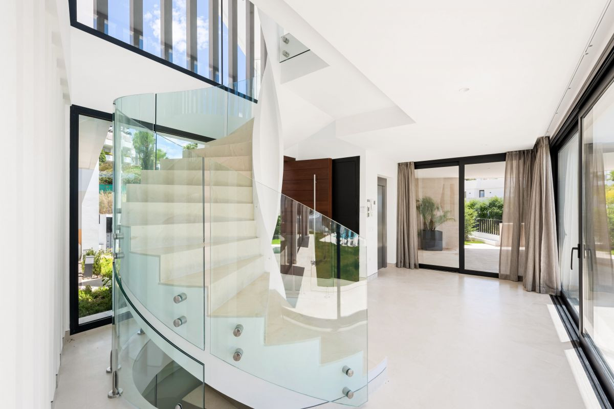Villa à La Alqueria-El Paraíso, Malaga, Espagne 5 chambres, 862 m2 No. 53380