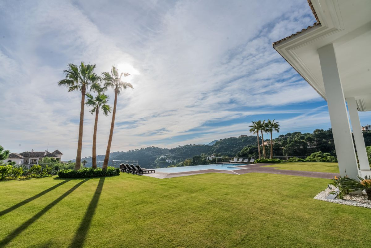 Villa i La Perla-Torremuelle, Malaga, Spanien 8 sovrum, 2500 kvm. Nr. 53369