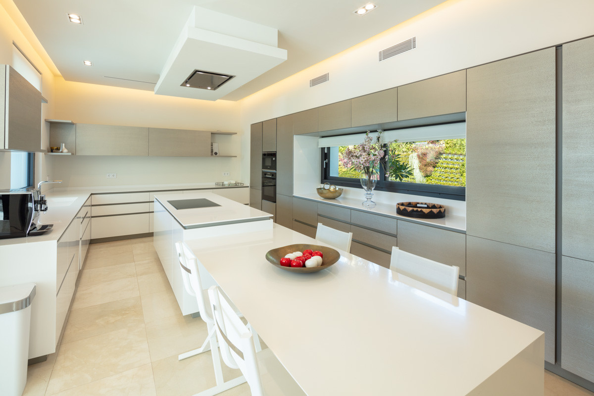 Villa i Nueva Andalucia, Malaga, Spanien 6 sovrum, 921 kvm. Nr. 53555