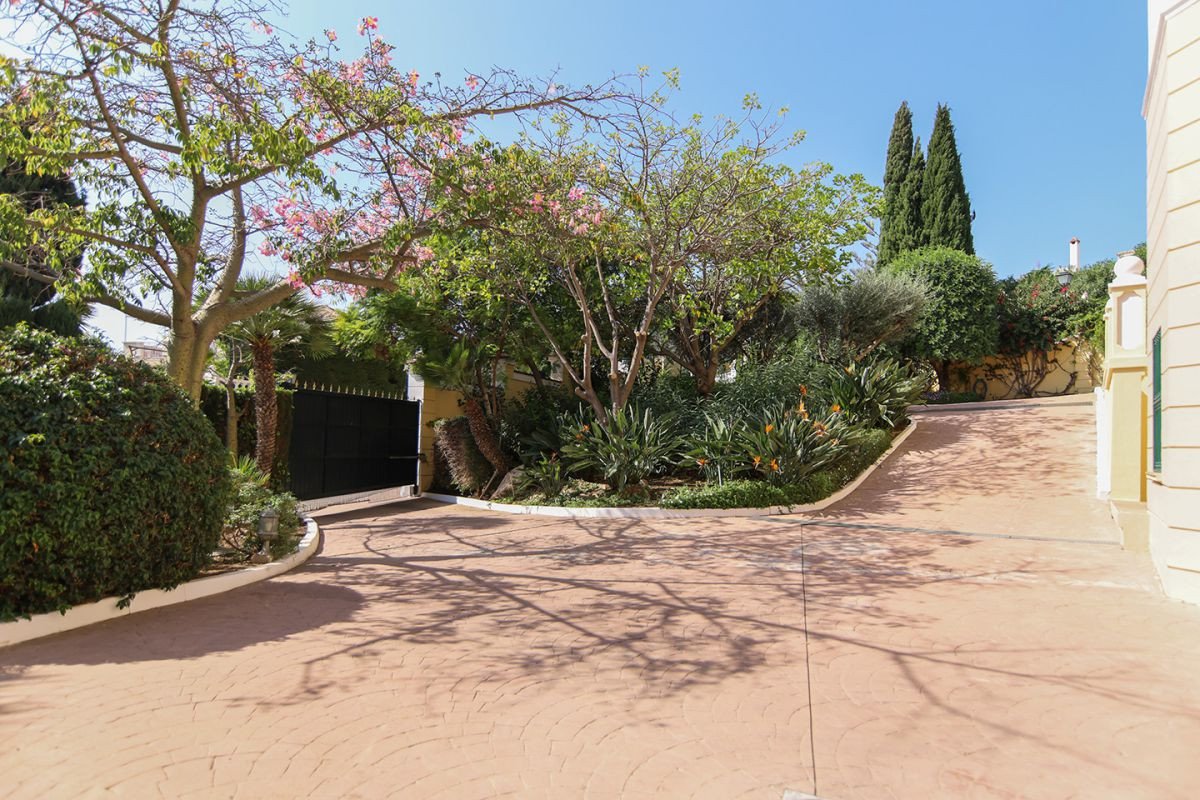 Huvila El Paraiso, Malaga, Espanja 5 makuuhuonetta, 953 m2 No. 53418