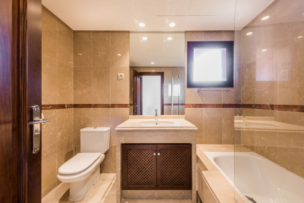 Tvåvåningslägenhet i Marbella Del Este, Malaga, Spanien 4 sovrum, 211 kvm. Nr. 53483