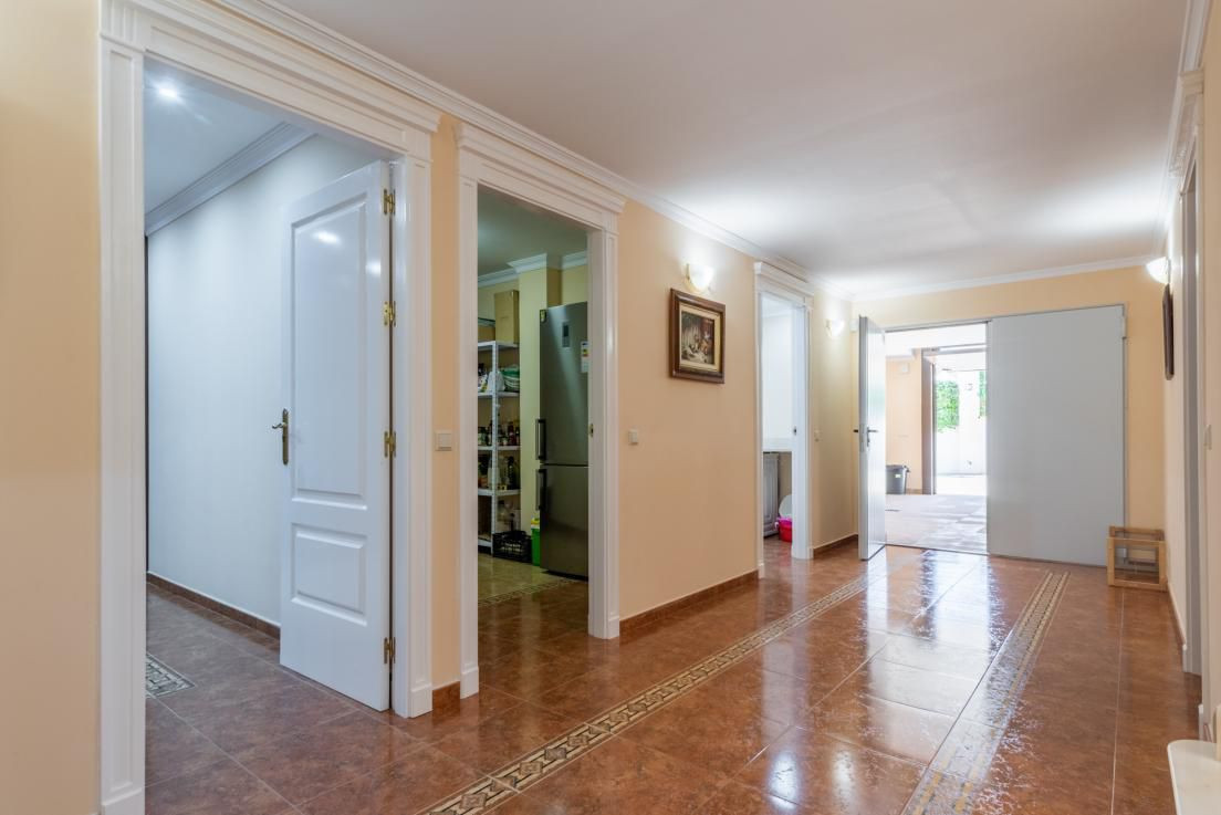 Huvila Hacienda Las Chapas, Malaga, Espanja 5 makuuhuonetta, 565 m2 No. 53464