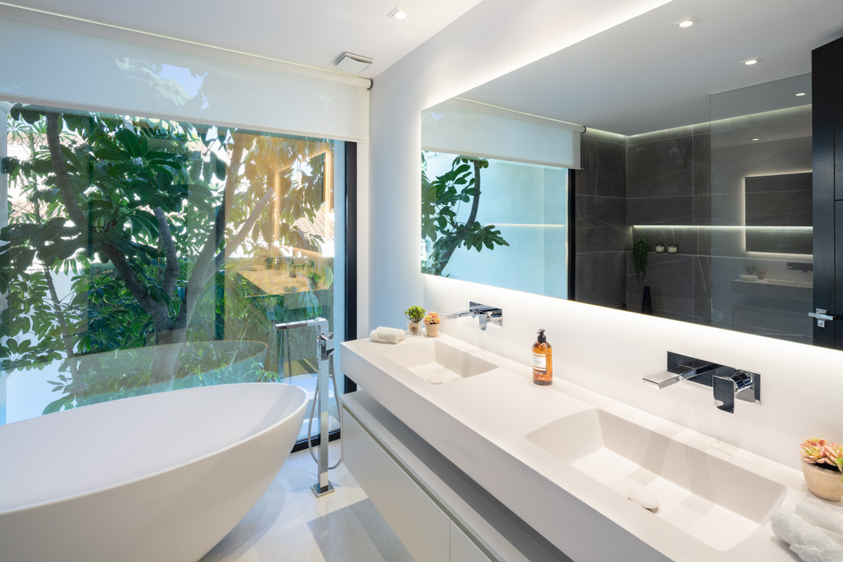 Villa Nueva Andalucia, Malaga, Spānijā 4 istabas, 350 m2 Nr. 53504