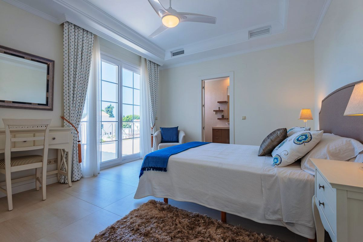 Huvila Marbella Golden Mile, Malaga, Espanja 7 makuuhuonetta, 696 m2 No. 53474