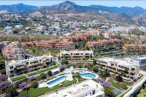 Penthouse for sale in Estepona, Malaga, Spain 3 bedrooms, 271 sq.m. No. 53581 - photo 3