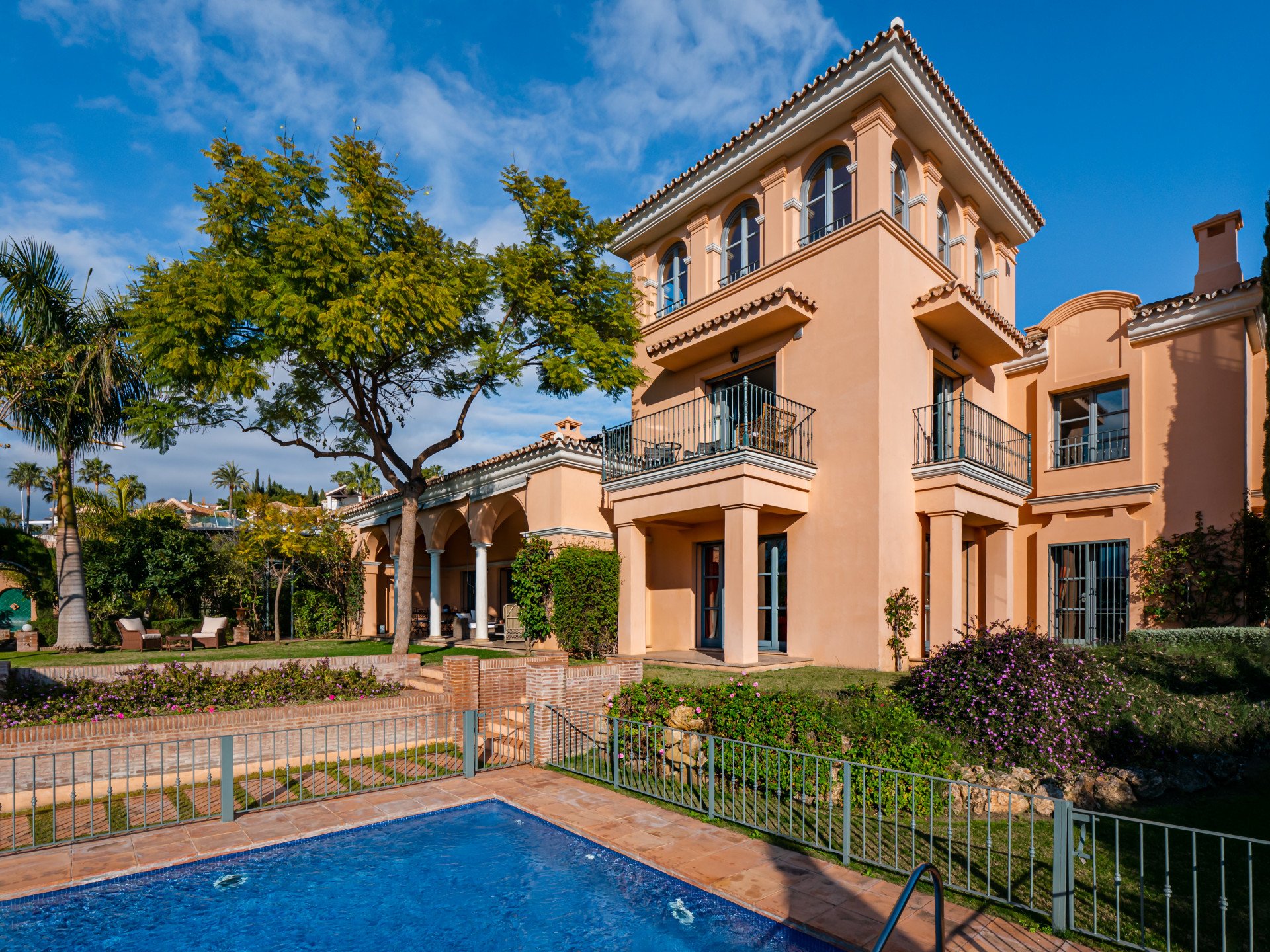 Villa in Benahavis, Malaga, Spain 8 bedrooms, 1017 sq.m. No. 53489