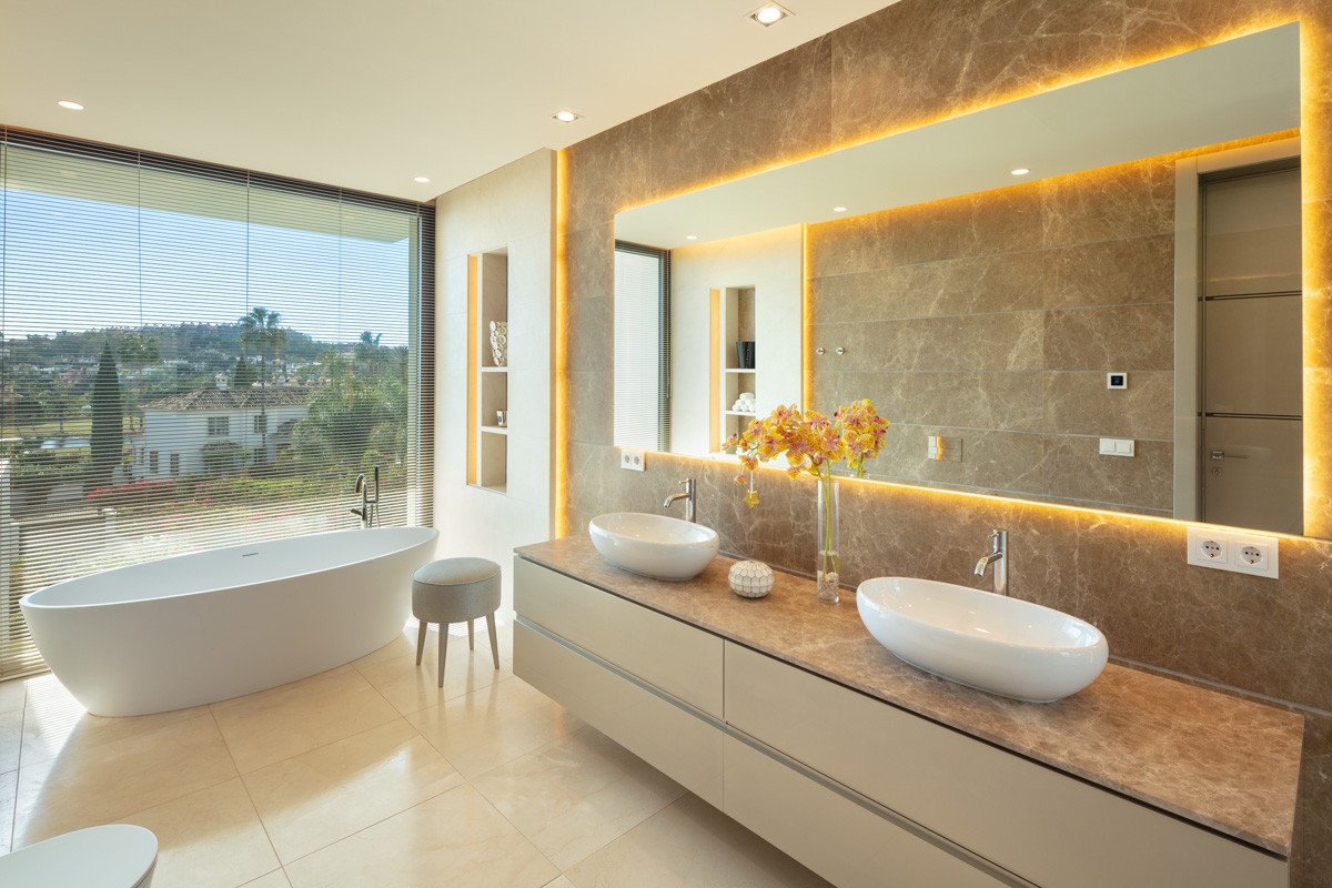 Villa i Nueva Andalucia, Malaga, Spanien 6 sovrum, 921 kvm. Nr. 53555