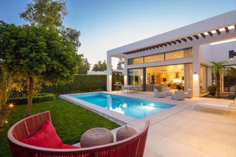 Villa for sale in Estepona, Malaga, Spain 4 bedrooms, 315 sq.m. No. 53553 - photo 16