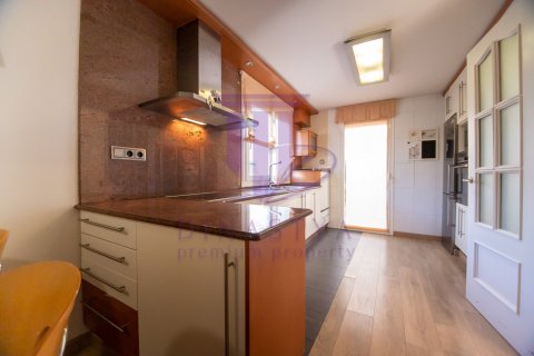 House for sale in Vilafortuny, Tarragona, Spain 3 bedrooms, 240 sq.m. No. 53641 - photo 28