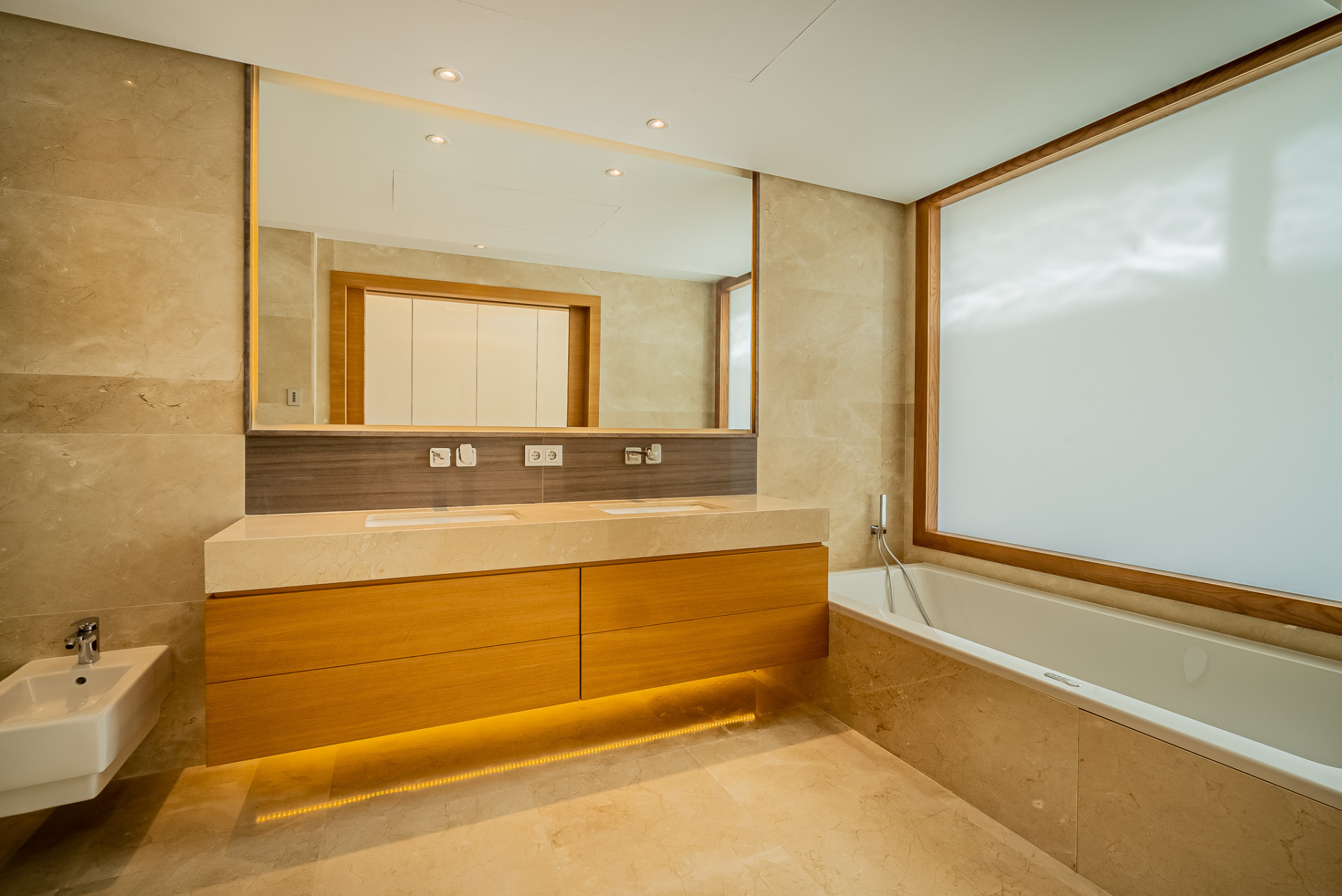Bliźniak w Marbella Golden Mile, Malaga, Hiszpania 4 sypialnie, 528 mkw. nr 53500