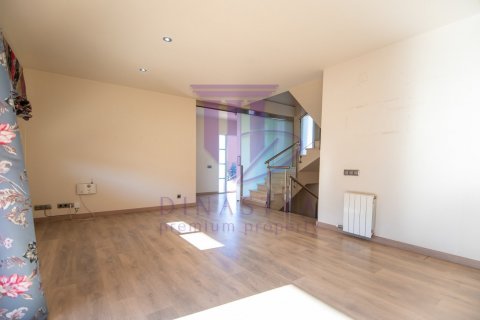 House for sale in Vilafortuny, Tarragona, Spain 3 bedrooms, 240 sq.m. No. 53641 - photo 21
