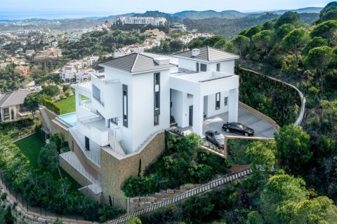 Villa for sale in Benahavis, Malaga, Spain 12 bedrooms, 1339 sq.m. No. 53529 - photo 24