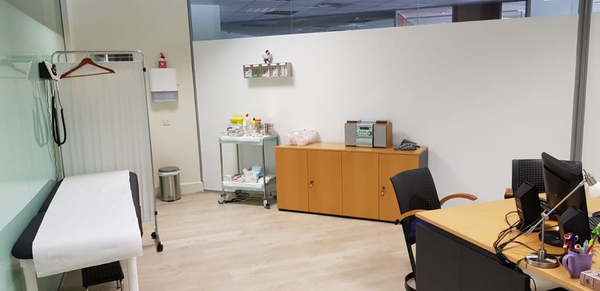 Propiedad comercial en Estepona, Málaga, España 2 dormitorios, 495 m2 No. 53443