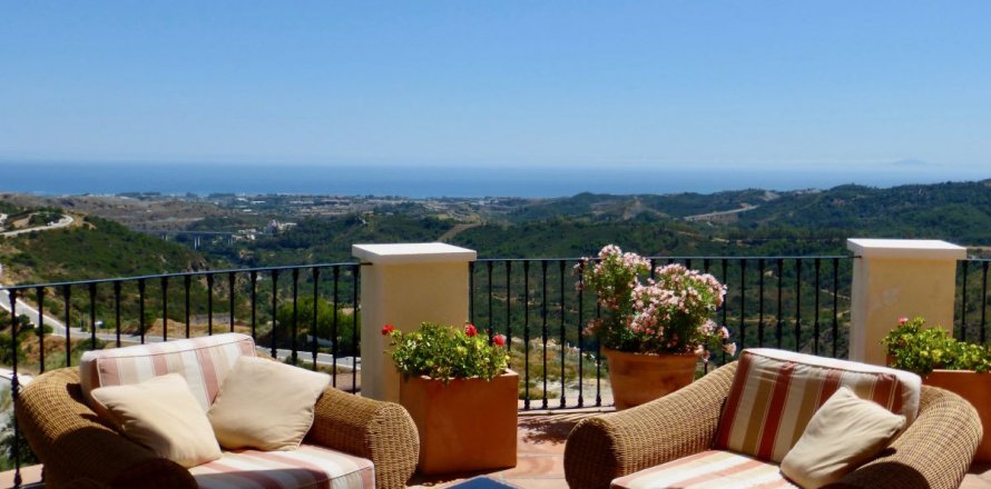 Villa in Benahavis, Malaga, Spain 6 bedrooms, 950 sq.m. No. 53379