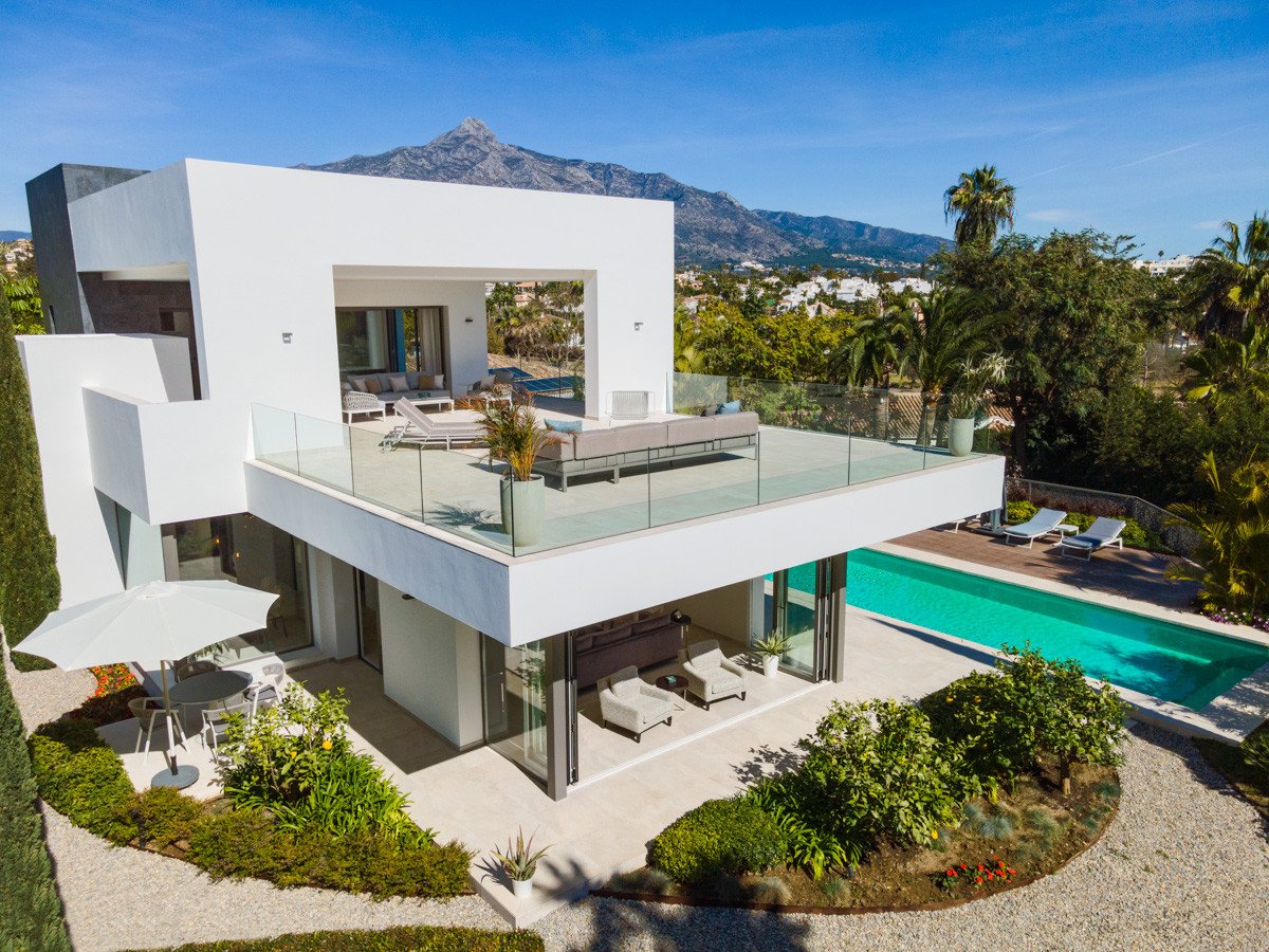 Huvila Nueva Andalucia, Malaga, Espanja 5 makuuhuonetta, 441 m2 No. 53523