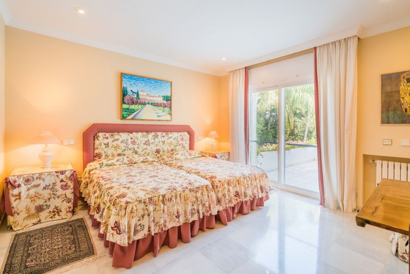 Villa i Guadalmina, Malaga, Spanien 8 sovrum, 1138 kvm. Nr. 53477