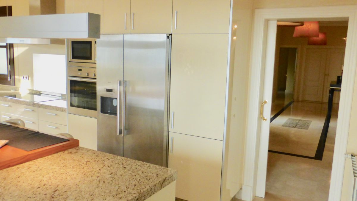 Villa a Benahavis, Malaga, Spagna 6 camere da letto, 950 mq. N° 53379