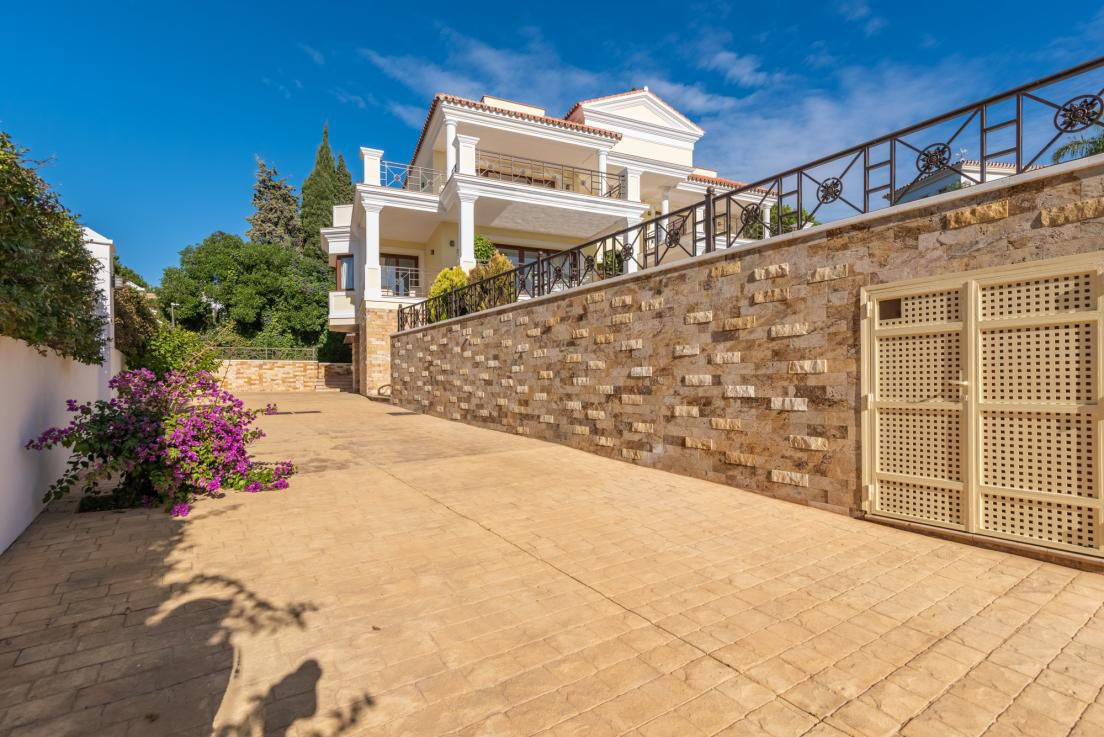 Huvila Hacienda Las Chapas, Malaga, Espanja 5 makuuhuonetta, 565 m2 No. 53464
