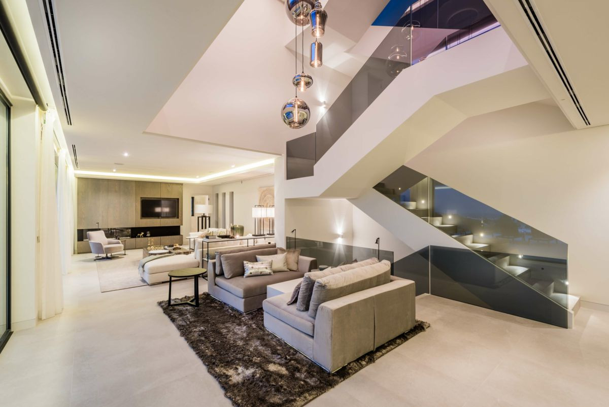 Villa in La Alqueria-El Paraíso, Malaga, Spanien 7 Schlafzimmer, 842 m2 Nr. 53413
