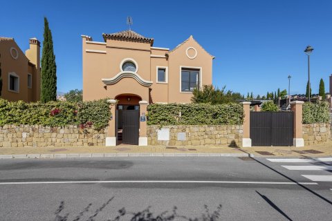 Villa for sale in Arroyo Vaquero, Malaga, Spain 3 bedrooms, 336 sq.m. No. 53561 - photo 19