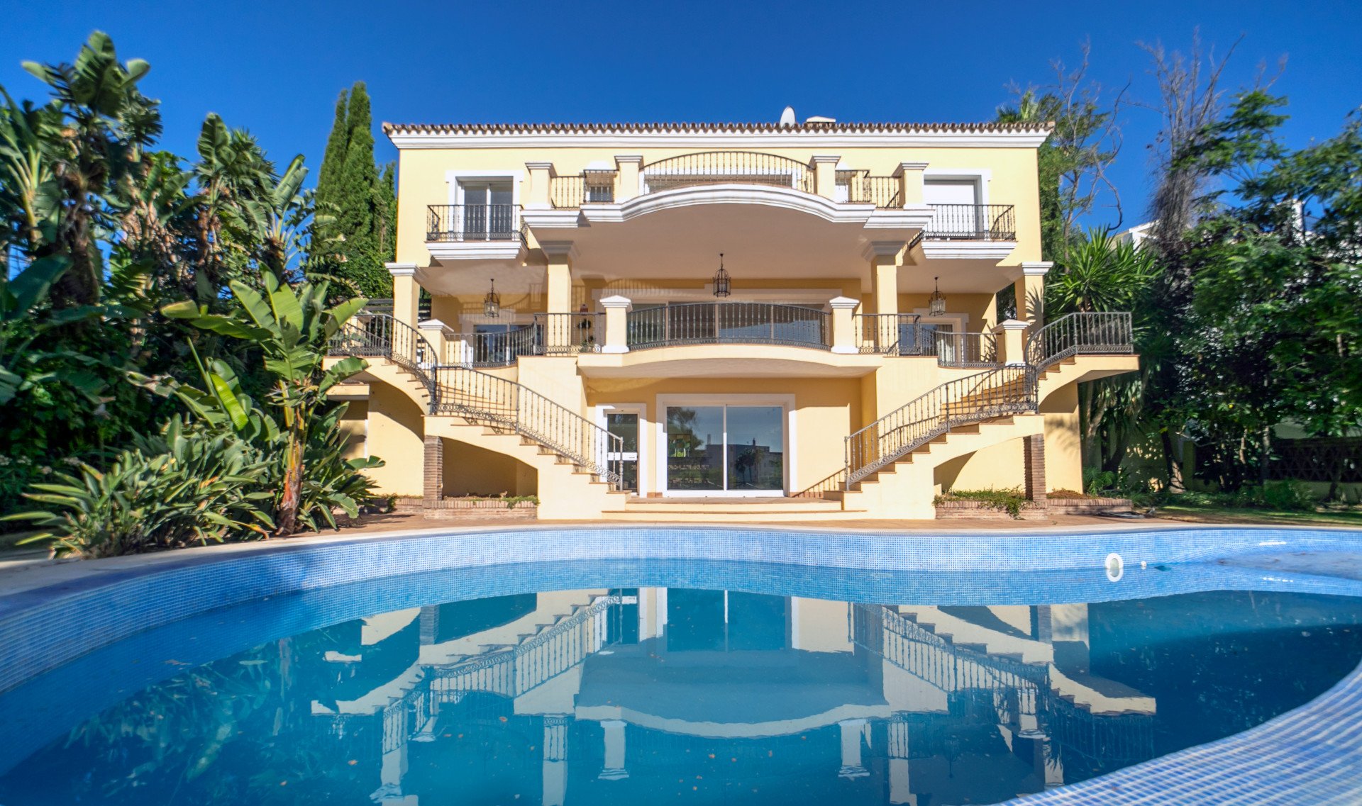 Huvila El Herrojo, Malaga, Espanja 6 makuuhuonetta, 579 m2 No. 53578