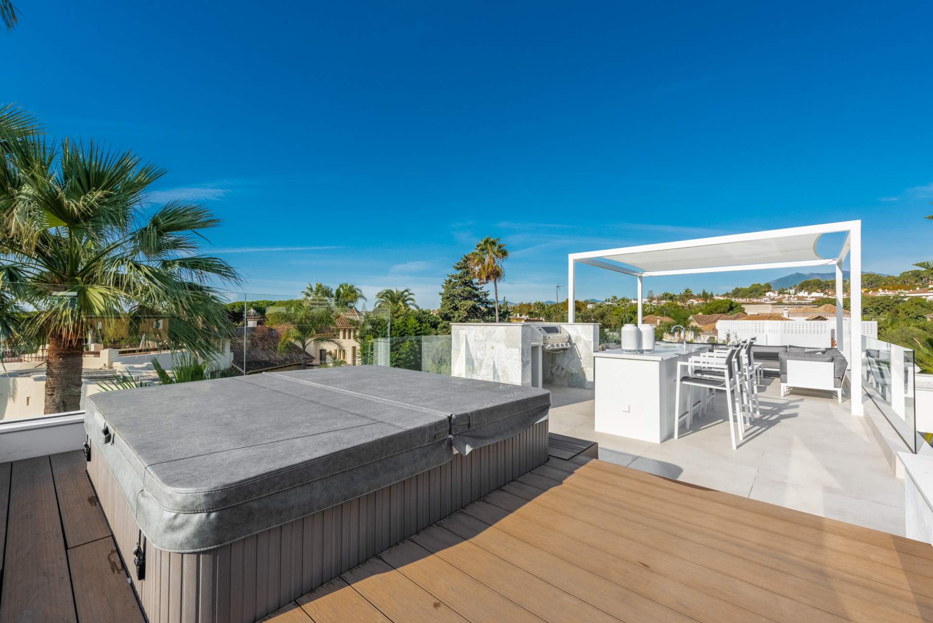 Villa i Marbella Golden Mile, Malaga, Spanien 5 sovrum, 393 kvm. Nr. 53570