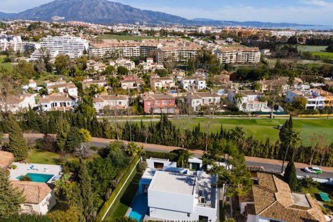 Villa for sale in Guadalmina, Malaga, Spain 4 bedrooms, 224 sq.m. No. 53494 - photo 27