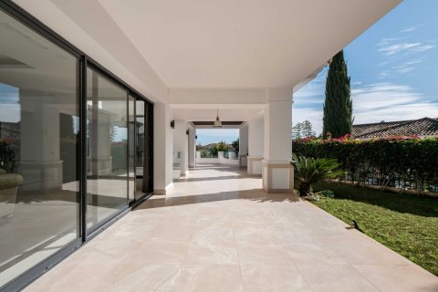 Villa for sale in Marbella Golden Mile, Malaga, Spain 5 bedrooms, 714 sq.m. No. 53458 - photo 7