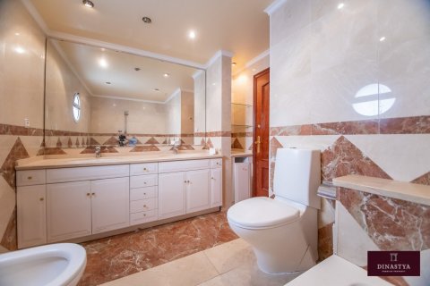 House for sale Tarragona, Spain 6 bedrooms, 280 sq.m. No. 53644 - photo 18