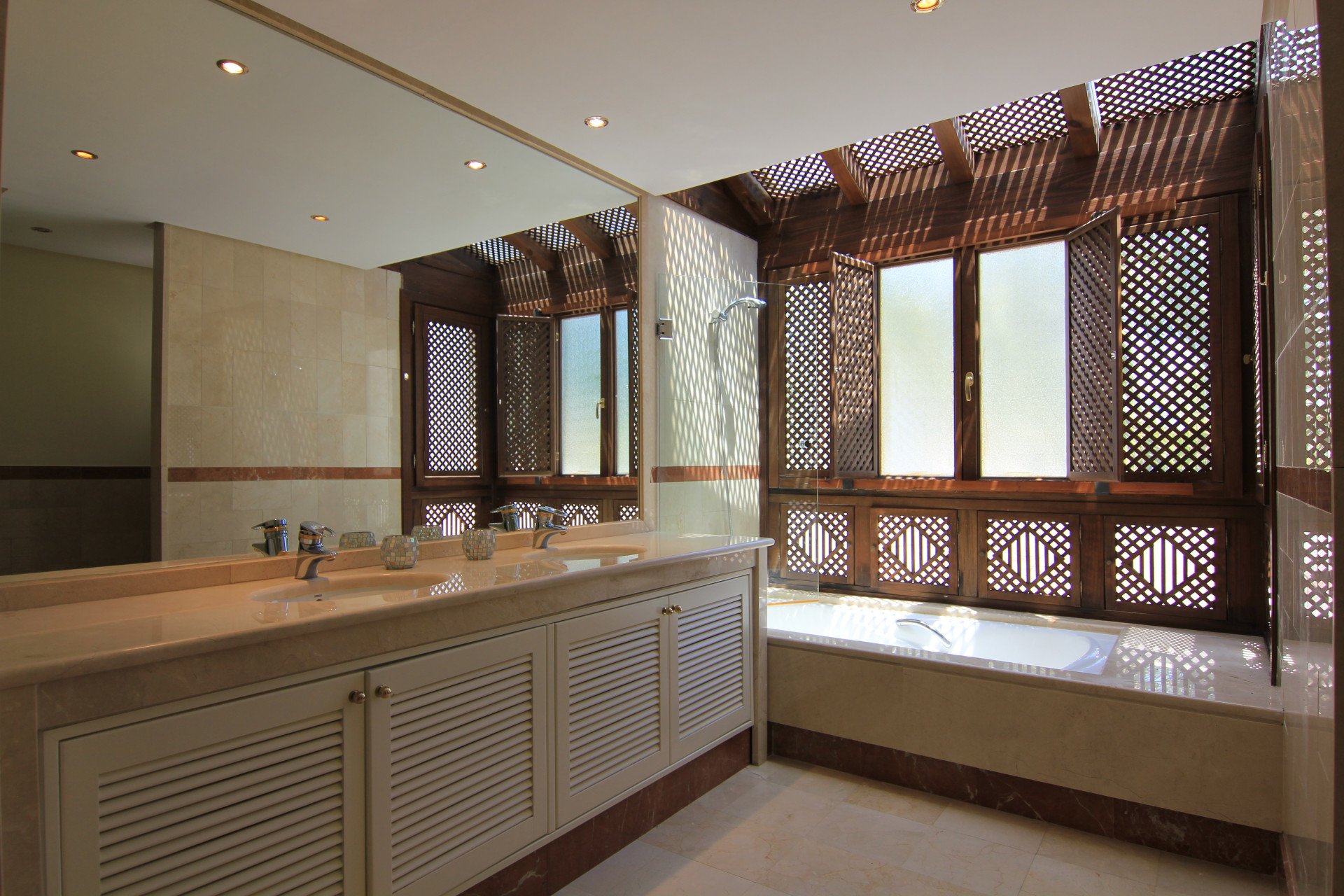 Duplex a Marbella, Malaga, Spagna 5 camere da letto, 475 mq. N° 53550