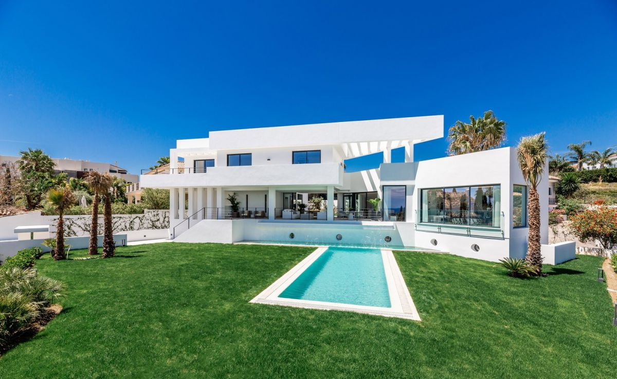 Villa i Benahavis, Malaga, Spanien 5 sovrum, 520 kvm. Nr. 53478