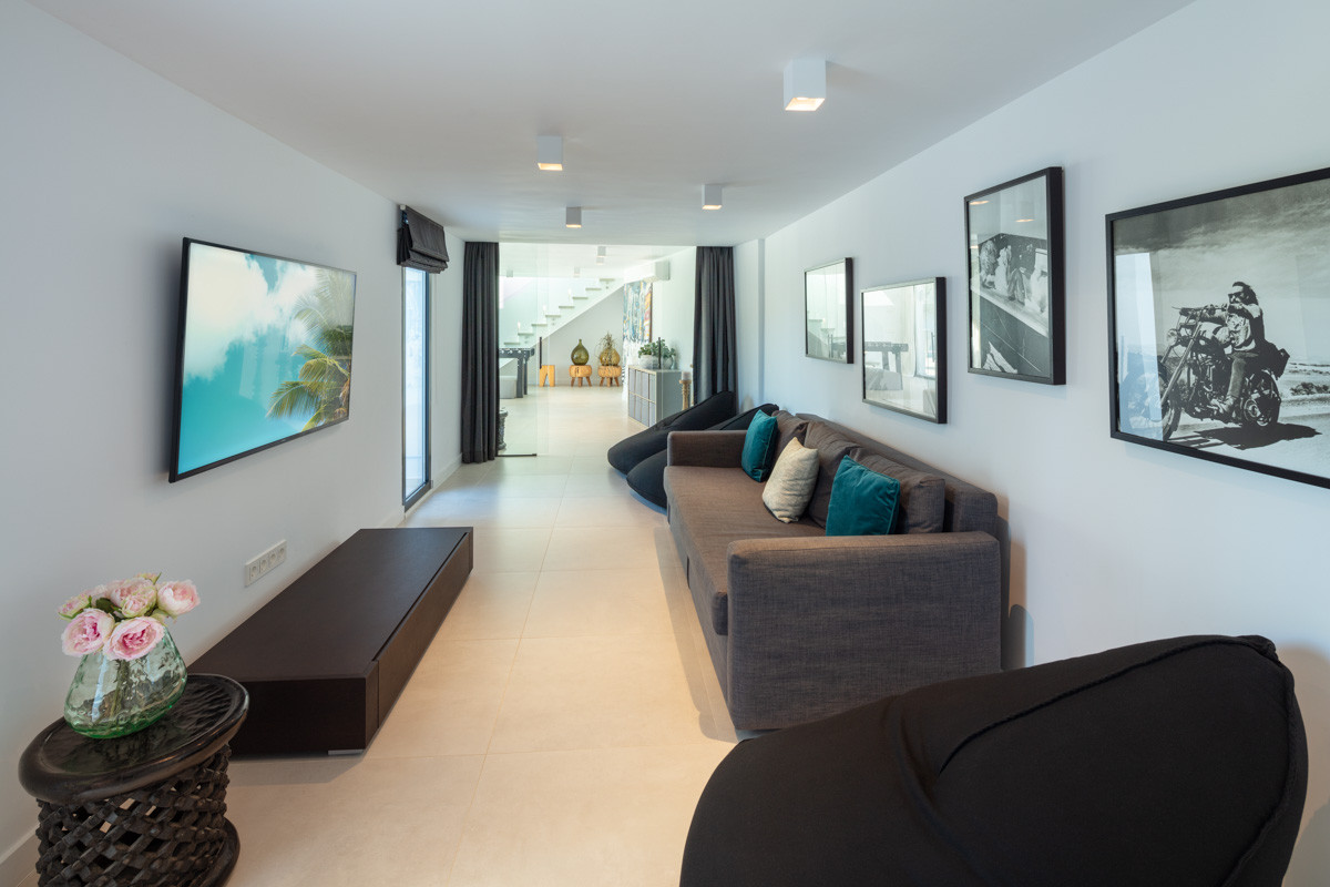Villa Nueva Andalucia, Malaga, Spānijā 4 istabas, 350 m2 Nr. 53504