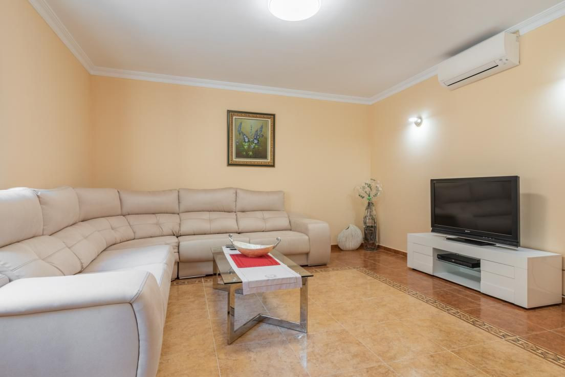 Huvila Hacienda Las Chapas, Malaga, Espanja 5 makuuhuonetta, 565 m2 No. 53464