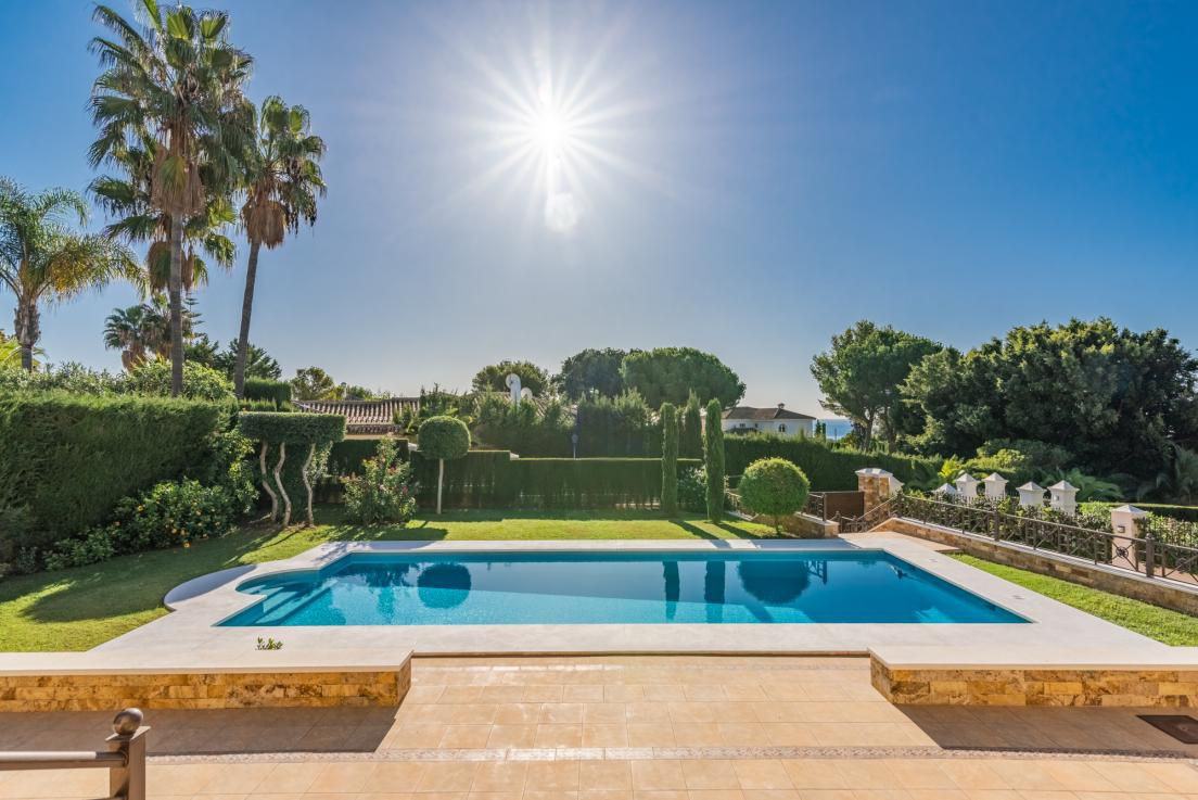 Huvila Hacienda Las Chapas, Malaga, Espanja 5 makuuhuonetta, 565 m2 No. 53464