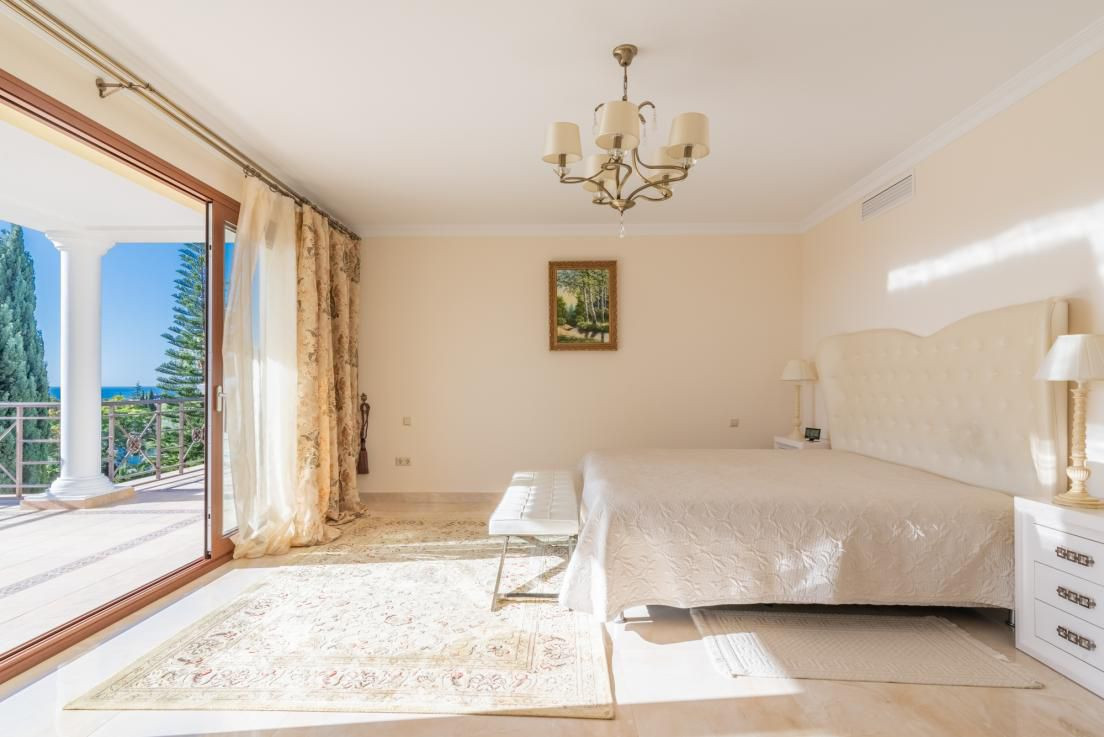 Huvila Hacienda Las Chapas, Malaga, Espanja 5 makuuhuonetta, 565 m2 No. 53464