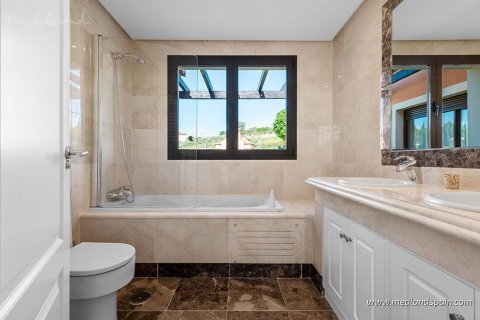 Villa for sale in Estepona, Malaga, Spain 4 bedrooms, 276 sq.m. No. 52961 - photo 13